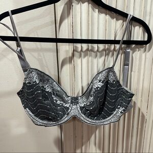 Wacoal Black and Gray Face Mask with Intricate Lace Design